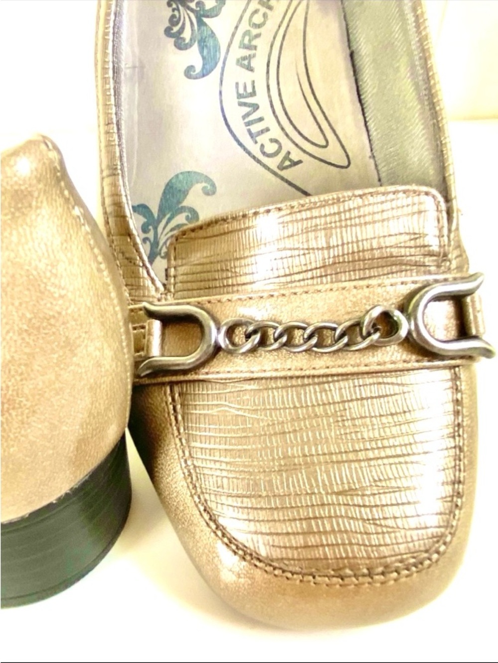 LifeStride Maison Loafers in Tan Metallic Size 9.5